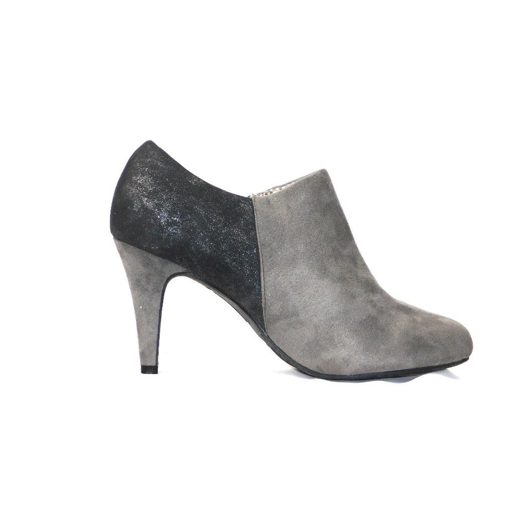 NWT Dexflex Comfort Two Tone Grey Ankle Booties 9 Wide